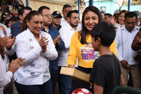 ·         La Secretaría de las Mujeres proyectó videos lúdicos durante Canje de Juguetes Bélicos