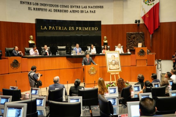 “Benito Juárez, Benemérito de las Américas” en el Muro de Honor del Senado de la República