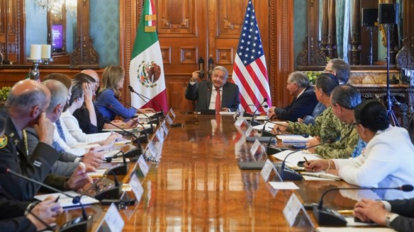 gasoducto y una planta de licuefacción; la inversión ascenderá a 14 mil millones de dólares.