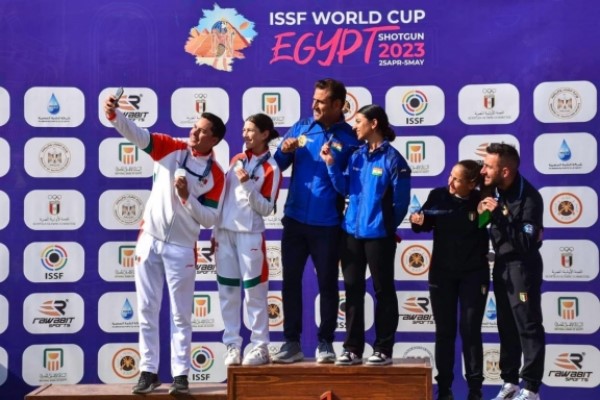 Luego de tres rondas, la pareja mexicana marcó un 143 para igualar con la dupla de la India y avanzar al duelo por el oro.