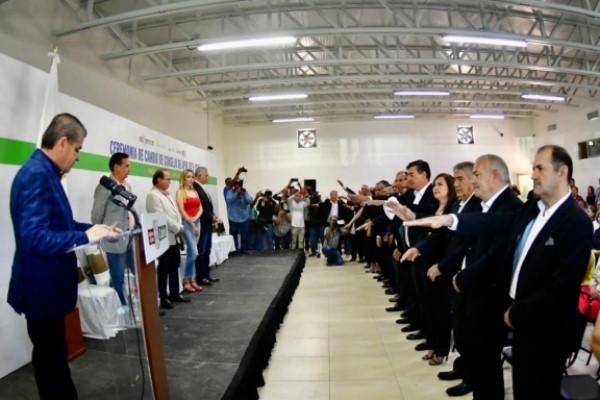 les donó un nuevo terreno y hoy gozan de las instalaciones