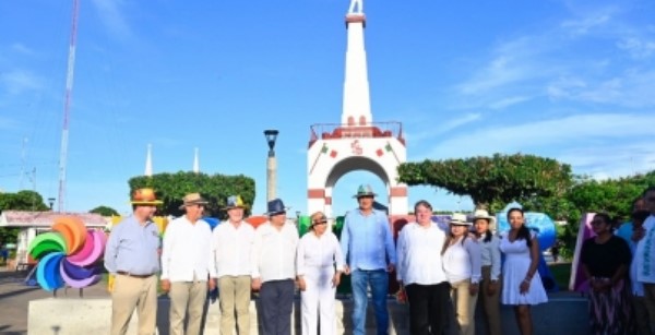 el gobernador la entrega del distintivo Pueblo Mágico a la cabecera municipal de Centla.
