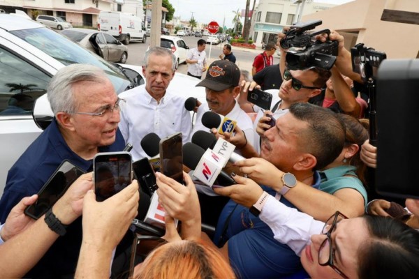 *El gobernador del estado acudió a la funeraria a expresar su solidaridad a la familia