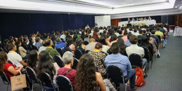 Con congreso académico, conmemoran XXV Aniversario del Hospital de la Niñez Oaxaqueña