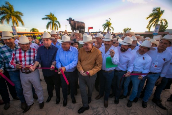 destacó su compromiso por recuperar el estatus zoosanitario.