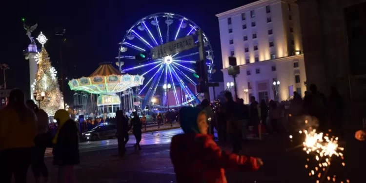 Disfrutan alrededor de 46 mil chihuahuenses atracciones navideñas en la Plaza del Ángel