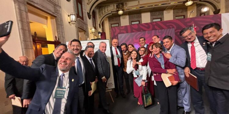 Abona Gobierno de Oaxaca a la universalidad del derecho a la salud
