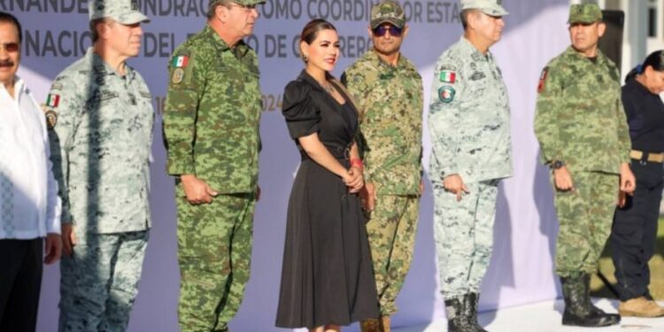 Asiste Evelyn Salgado a toma de posesión del nuevo comandante de la GN en Guerrero