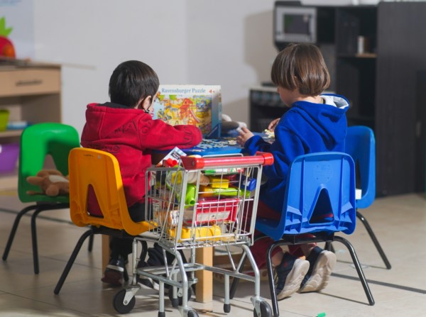 muchos de ellos habían dejado de laborar o estudiar para dedicarse a atender a sus hijos e hijas.