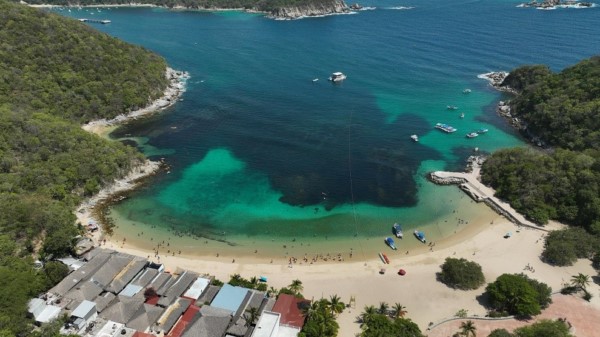 la plataforma premió a esta playa de Huatulco como una de las 10 mejores playas de México