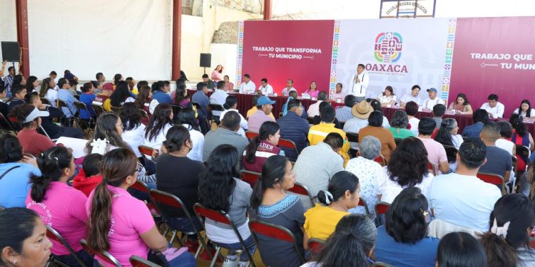 Con pavimentación de caminos, cumple Salomón Jara compromisos con San Andrés Zautla