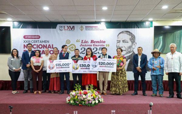 Oaxaqueña se corona como la campeona del Certamen Nacional de Oratoria Benito Juárez 2025 convocado por el Congreso del Estado