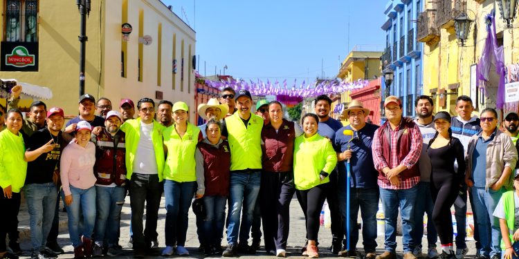 Encabeza Ray Chagoya Tequio vecinal en el Centro Histórico
