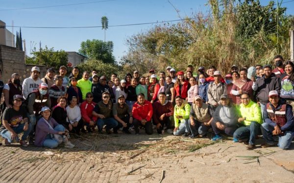 Vecinas y vecinos se unen en Tequio para mejorar su colonia
