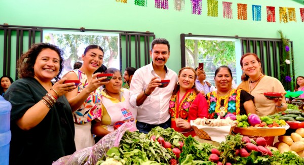 Ray Chagoya recorre mercados tradicionales en el marco del Viernes de Dolores